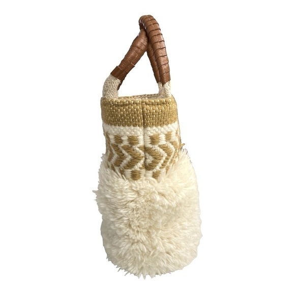 Anthropologie Sophia Wool
Wine Caddy - Picture 2 of 12